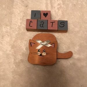 I ❤️ Cats wooden block sign plus wooden cat